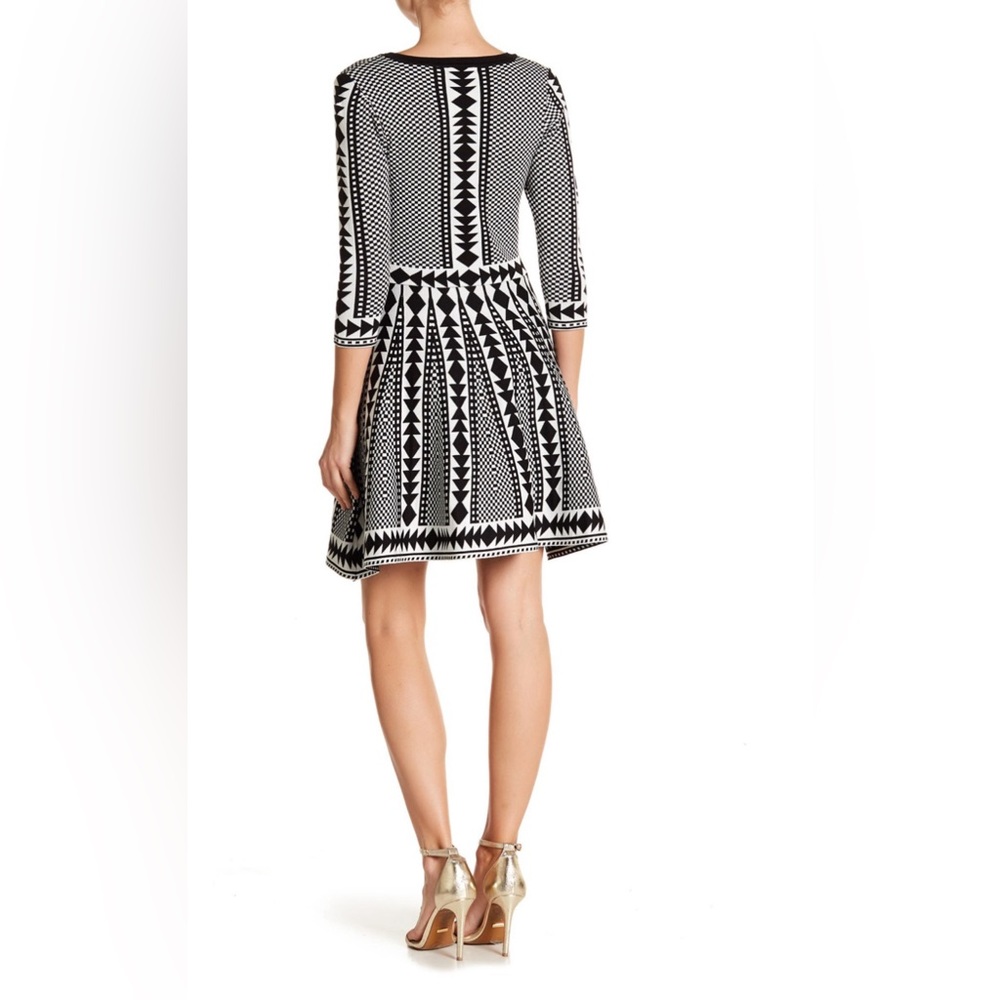 NWT Nina Leonard Black/Ivory Geometric Print Sweater Dress, Size S - Picture 2 of 7